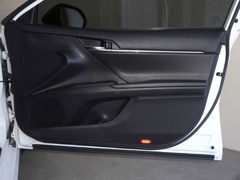 Used 2022 Toyota Camry LE image 41