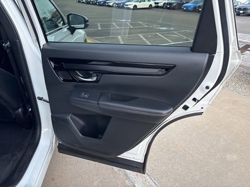 Used 2024 Honda CR-V Sport Touring image 9