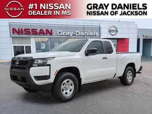 New 2026 Nissan Frontier S image 5