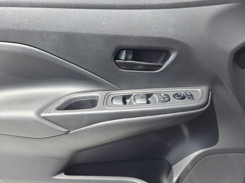 Used 2021 Nissan Versa S FWD image 24