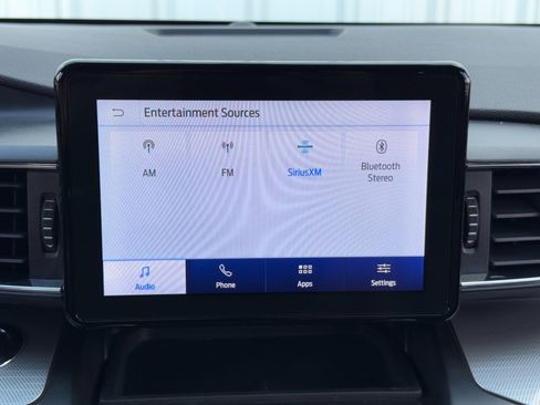 Used 2020 Ford Explorer XLT w/ Equipment Group 202A image 23