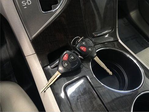 Used 2015 Toyota Venza LE image 20