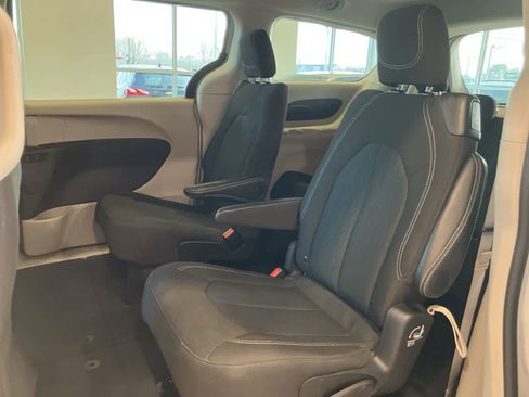 Used 2024 Chrysler Voyager LX image 25
