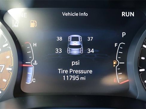 Used 2024 Jeep Compass Latitude image 23