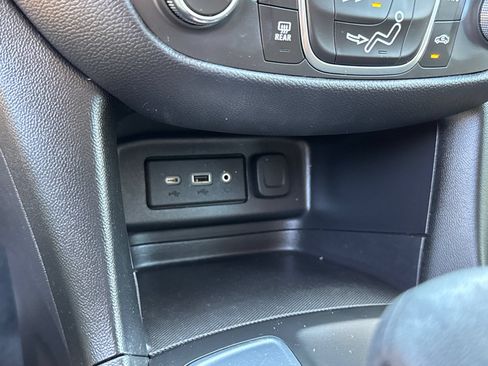 Certified 2023 Chevrolet Equinox LT FWD image 24