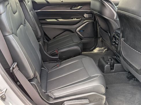 Certified 2021 Jeep Grand Cherokee L Overland w/ Luxury Tech Group IV image 36