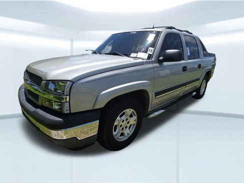 Used 2005 Chevrolet Avalanche Z66 w/ Preferred Equipment Group RWD image 2