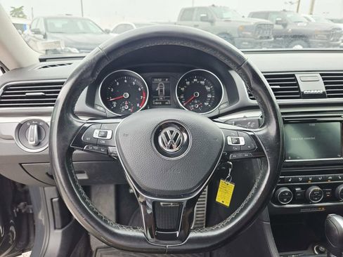 Used 2018 Volkswagen Passat 2.0T S FWD image 17