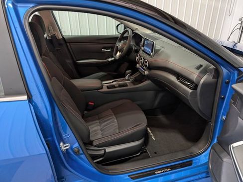 Used 2025 Nissan Sentra SR FWD image 27