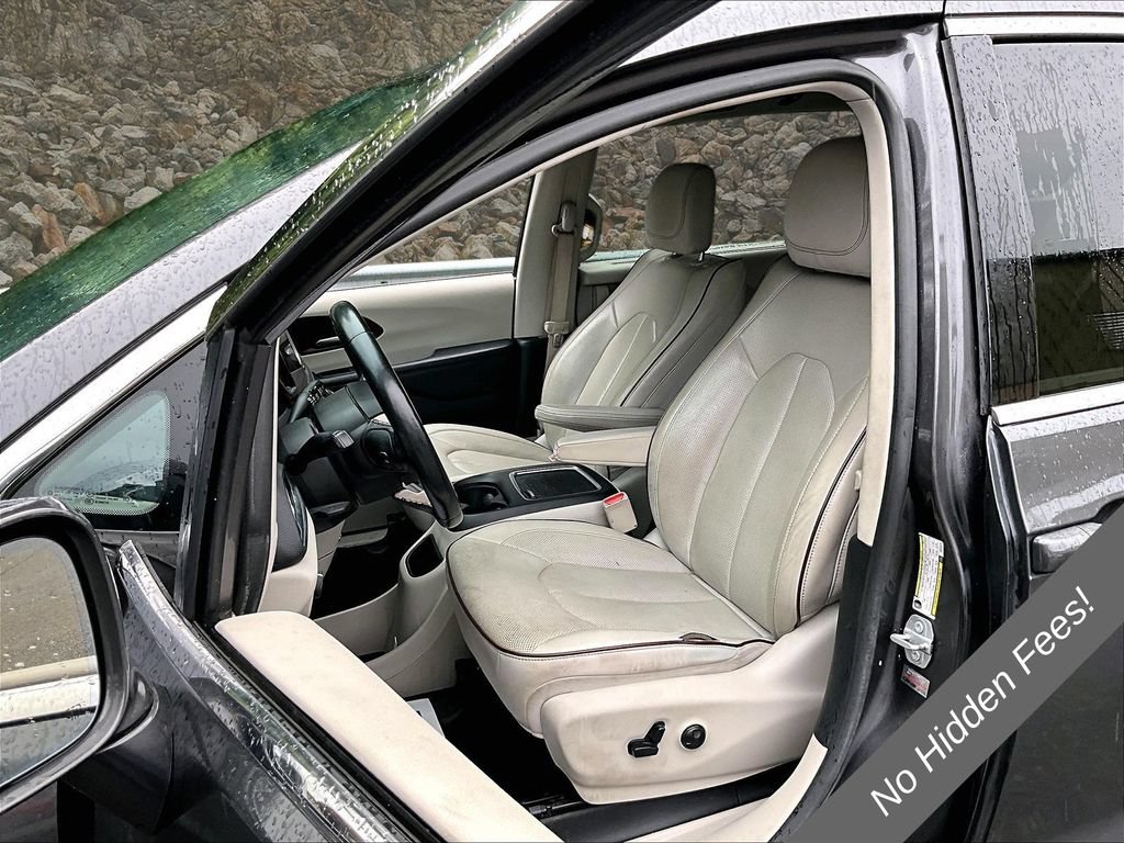 Used 2019 Chrysler Pacifica Limited FWD image 22