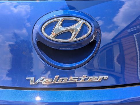 Used 2013 Hyundai Veloster w/ Style Pkg FWD image 32