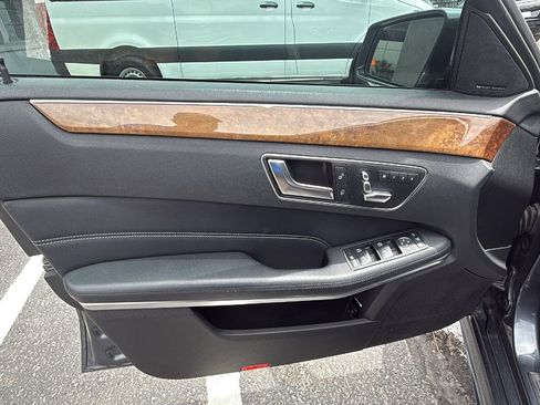 Used 2016 Mercedes-Benz E 350 4MATIC Sedan image 9