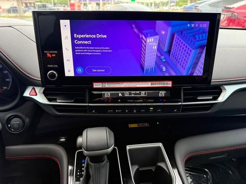 Used 2025 Toyota Sienna XSE image 16