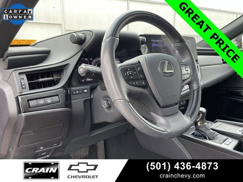 Used 2022 Lexus ES 300h Ultra Luxury image 9