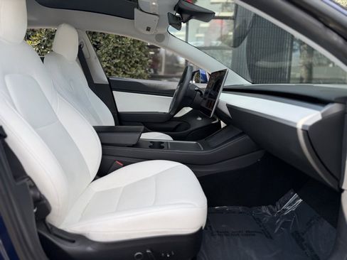 Used 2021 Tesla Model 3 Standard Range Plus image 33