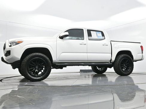 Used 2023 Toyota Tacoma SR AWD/4WD image 39
