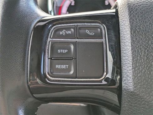 Used 2020 Dodge Grand Caravan SXT image 26