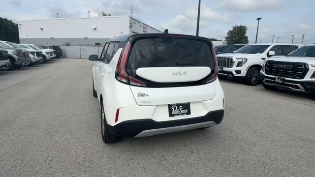 Used 2023 Kia Soul S FWD image 8