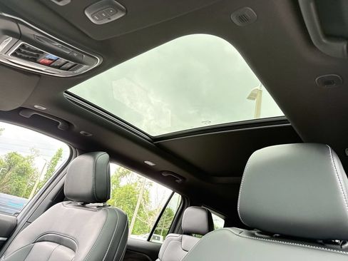 New 2026 Jeep Grand Cherokee L Limited w/ Limited Altitude Package AWD/4WD image 19