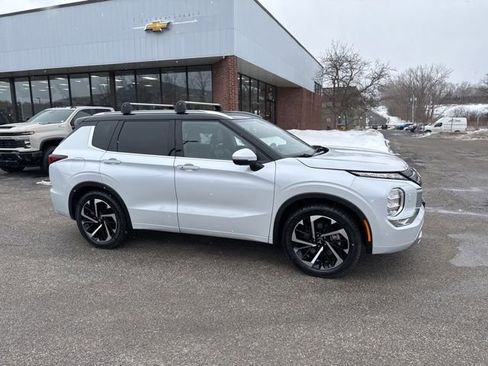 Used 2024 Mitsubishi Outlander SEL image 6