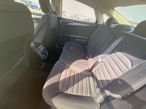 Used 2019 Ford Fusion SE image 11