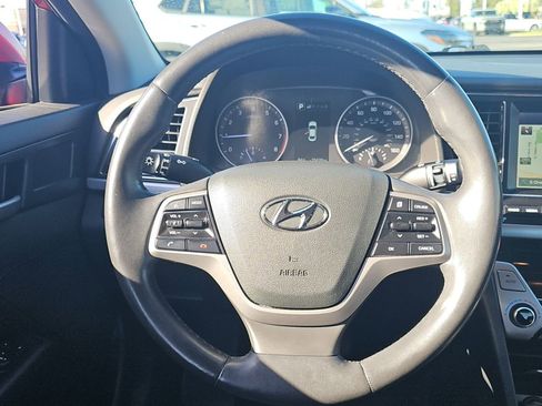 Used 2017 Hyundai Elantra Limited w/ Limited Tech Package 08 FWD image 10