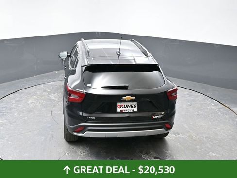Used 2025 Chevrolet Trax LT image 48