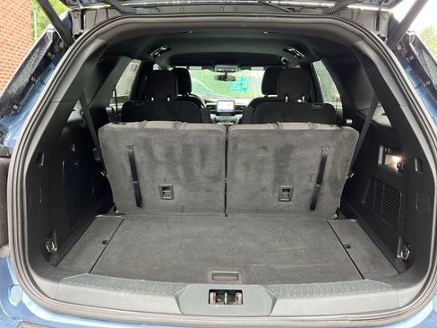 Used 2020 Ford Explorer XLT AWD/4WD image 25