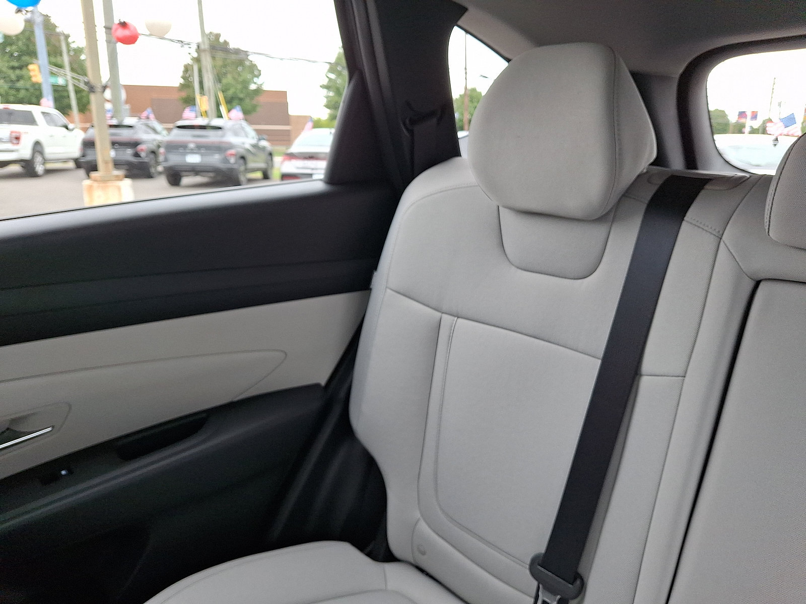 Used 2025 Hyundai Tucson SE AWD/4WD image 3