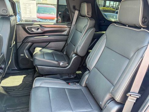 Used 2023 Chevrolet Tahoe Premier AWD/4WD image 17