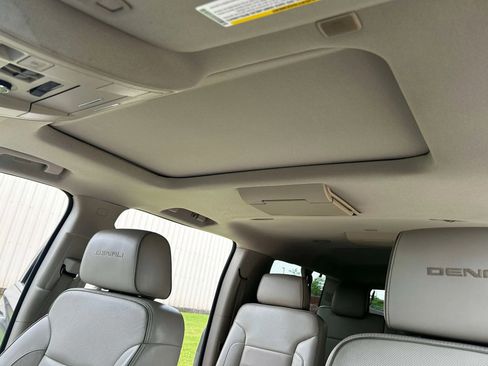 Used 2019 GMC Yukon XL Denali w/ Open Road Package image 18