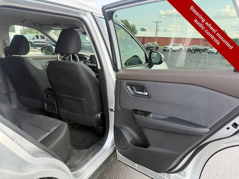 Used 2023 Nissan Rogue SV AWD/4WD image 34