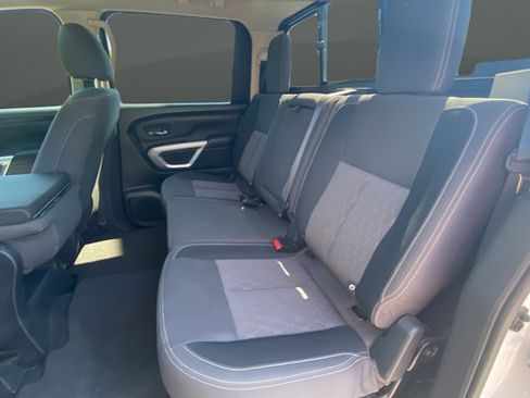Used 2022 Nissan Titan SV AWD/4WD image 23