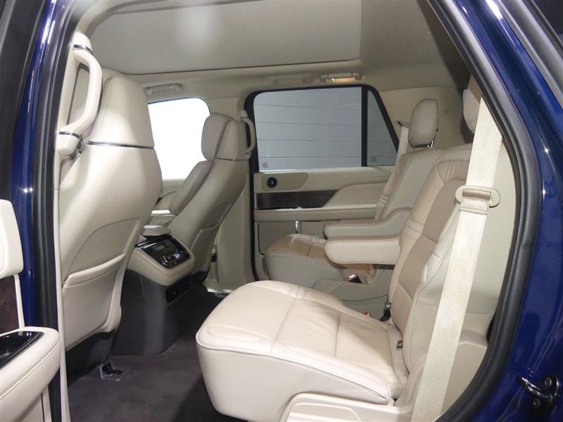Used 2018 Lincoln Navigator Reserve w/ Technology Package AWD/4WD image 26