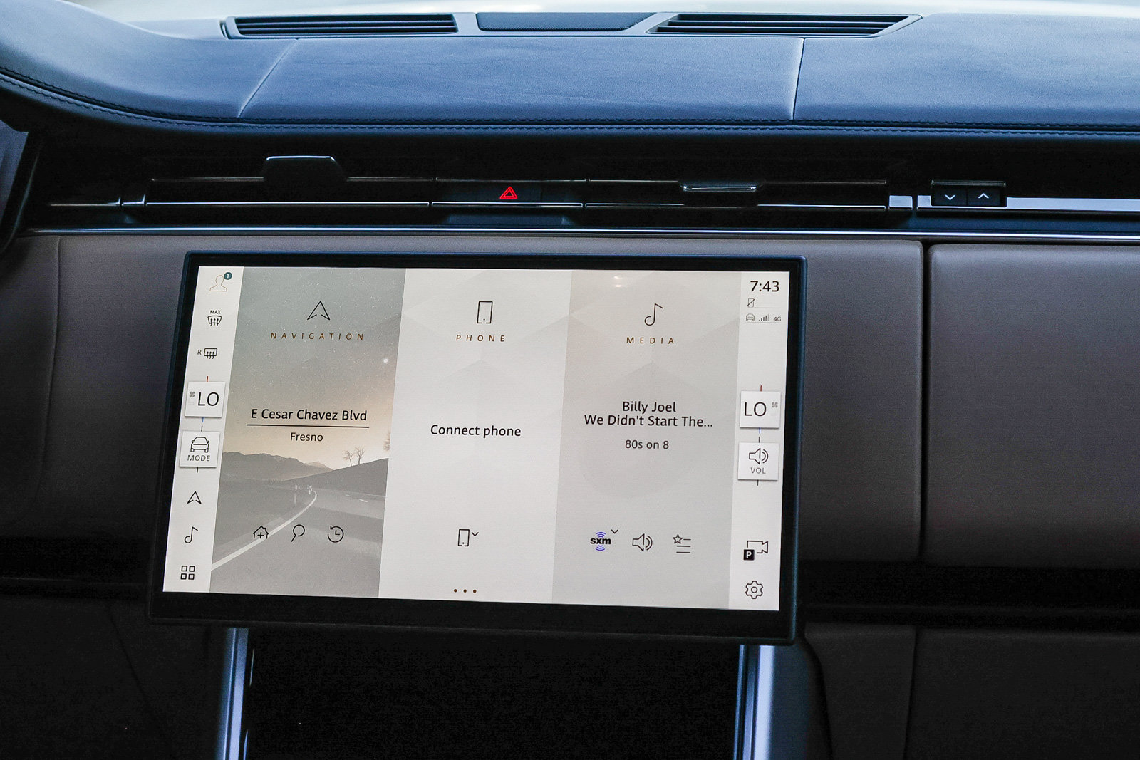 Certified 2025 Land Rover Range Rover SE AWD/4WD image 23