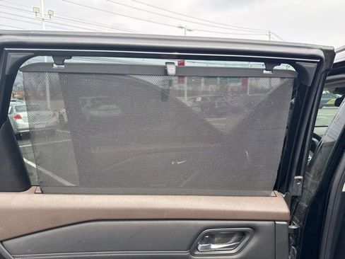 Certified 2023 Nissan Rogue SV w/ SV Premium Package image 19