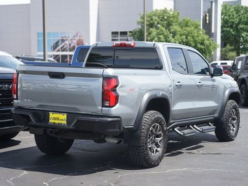 Used 2024 Chevrolet Colorado ZR2 w/ Safety Package AWD/4WD image 6