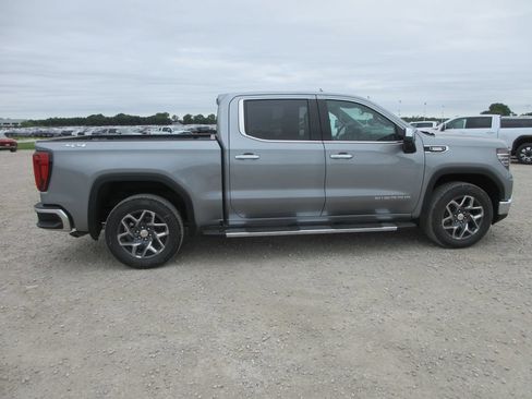 New 2026 GMC Sierra 1500 SLT w/ SLT Premium Package AWD/4WD image 3