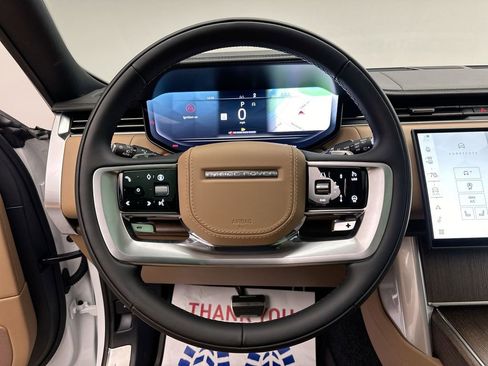 Used 2025 Land Rover Range Rover SE image 12