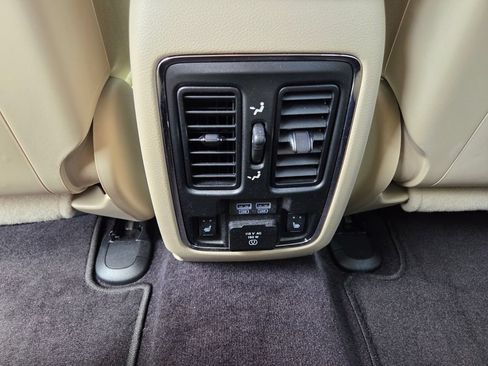 Used 2017 Jeep Grand Cherokee Limited RWD image 15