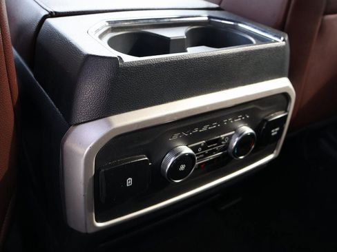 Used 2024 Ford Expedition Limited image 16