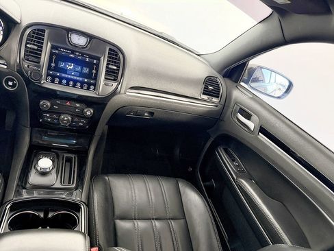 Used 2017 Chrysler 300 S RWD image 49