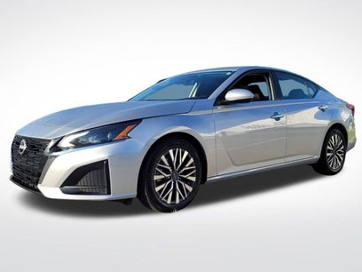 Used 2023 Nissan Altima 2.5 SV