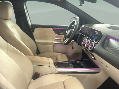 Used 2025 Mercedes-Benz GLA 250 image 30