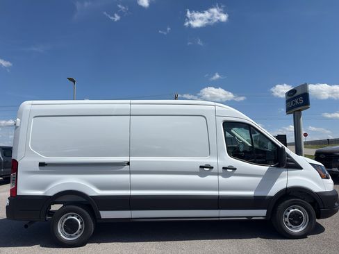New 2026 Ford Transit 250 148 Medium Roof RWD image 4