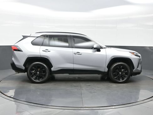 Used 2024 Toyota RAV4 SE AWD/4WD image 7
