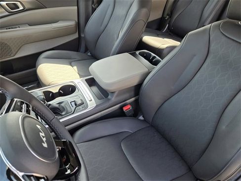 New 2026 Kia Carnival image 19