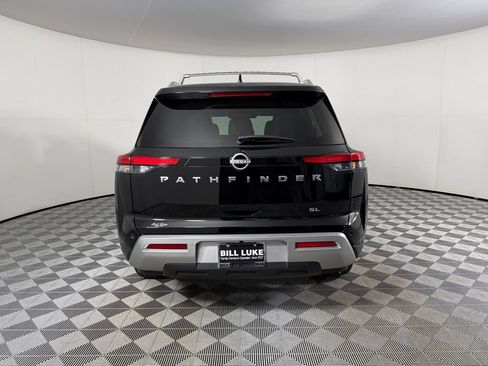 Used 2025 Nissan Pathfinder SL FWD image 9