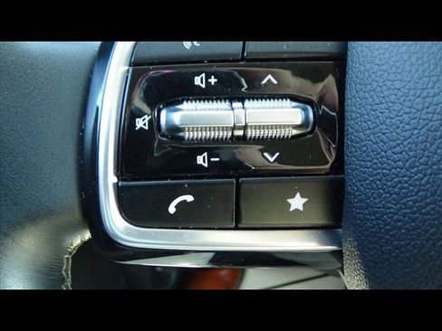 Used 2024 Kia Sorento S image 26