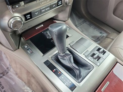 Used 2015 Lexus GX 460 image 31